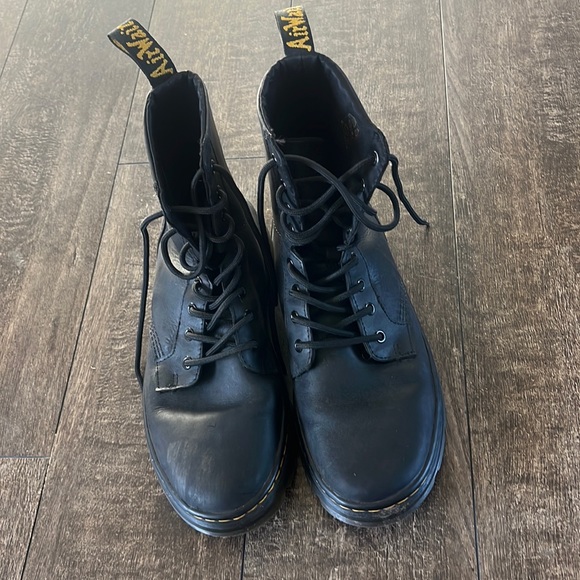 Dr.martens unisex main image 2